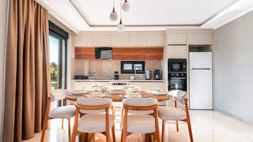Comfort Villa, 3 Bedrooms, Balcony, Sea View | Private kitchen | Fridge, microwave, oven, stovetop