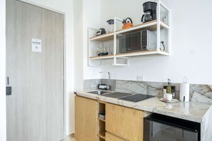 Microonde, macchina per tè/caffè, pentole/stoviglie/utensili
