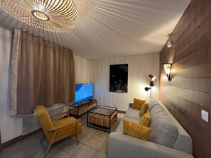 Living area - "La Marmotte" comfortable T3, ideally located. (Les Gets)