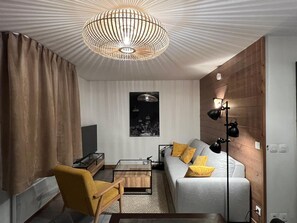 Living area - "La Marmotte" comfortable T3, ideally located. (Les Gets)