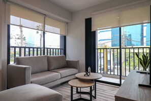 TV, offices - w* | Graceful 1BR w/ Perfect Balcony in Miraflores (Miraflores)