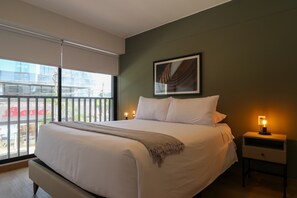 2 bedrooms, desk, iron/ironing board, WiFi - w* | Enchanting 2BR in the Heart of Miraflores (Miraflores)