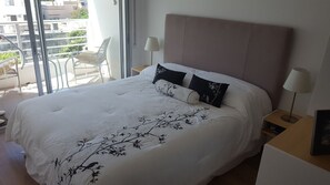 1 bedroom, iron/ironing board, WiFi, bed sheets - EXCELLENT STUDIO AT 26 MARZO AND BUXAREO - POCITOS NEAR THE BEACH (Montevideo)
