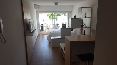 EXCELLENT STUDIO AT 26 MARZO AND BUXAREO - POCITOS NEAR THE BEACH