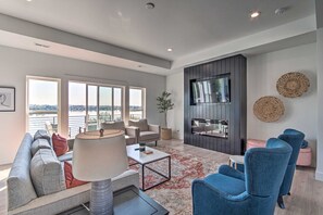 TV, fireplace, video games