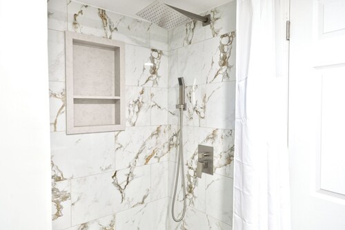 Welcoming 4-bedroom house with AC in charming Dearborn