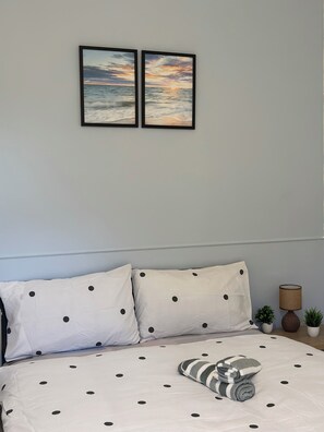 Iron/ironing board, WiFi, bed sheets - The Manger
Stylish 3-Bed Coastal Home with Scandinavian Charm (Gorleston-on-Sea)