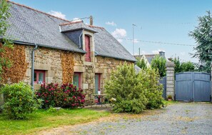 Exterior - 2 bedroom cozy home in Pommerit-le-Vicomte (Pommerit-le-Vicomte)