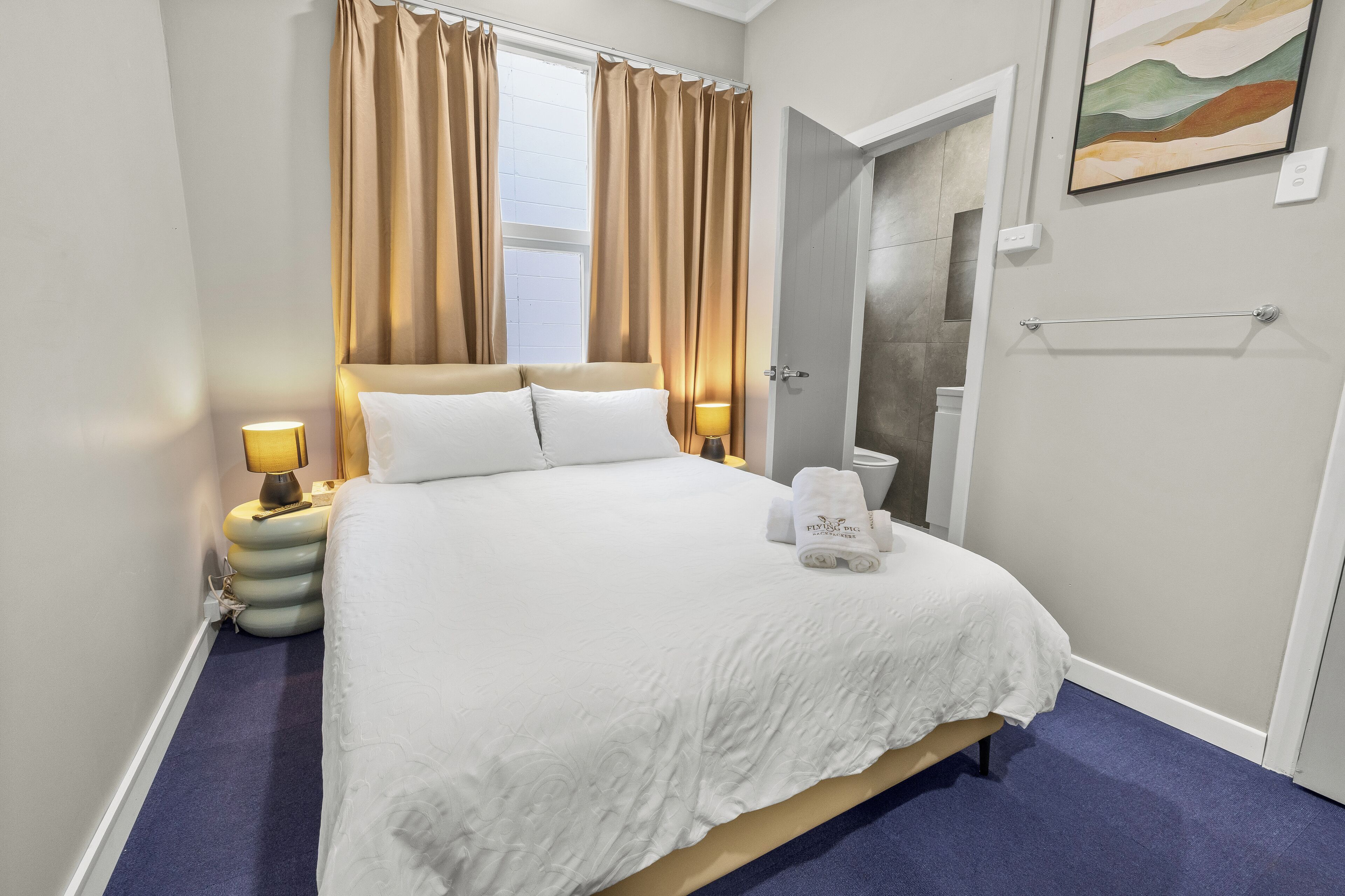 Habitación doble, 1 cama Queen size | Wifi gratis y ropa de cama 