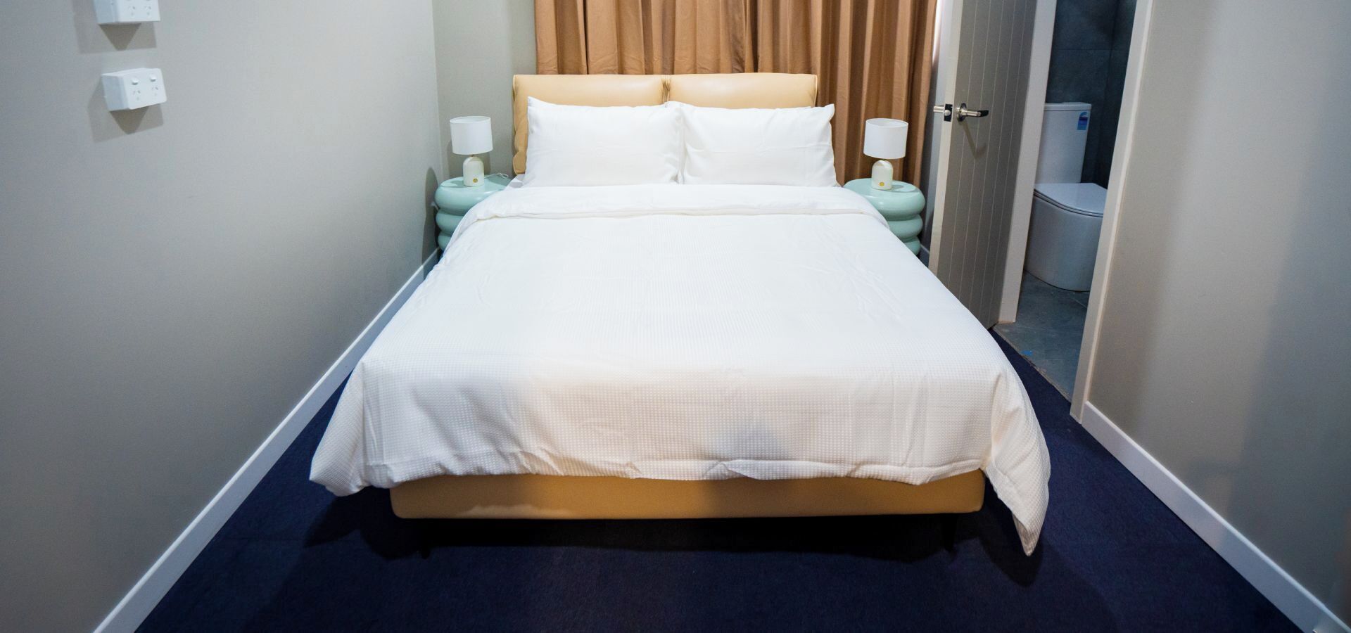 Double Room, 1 Queen Bed