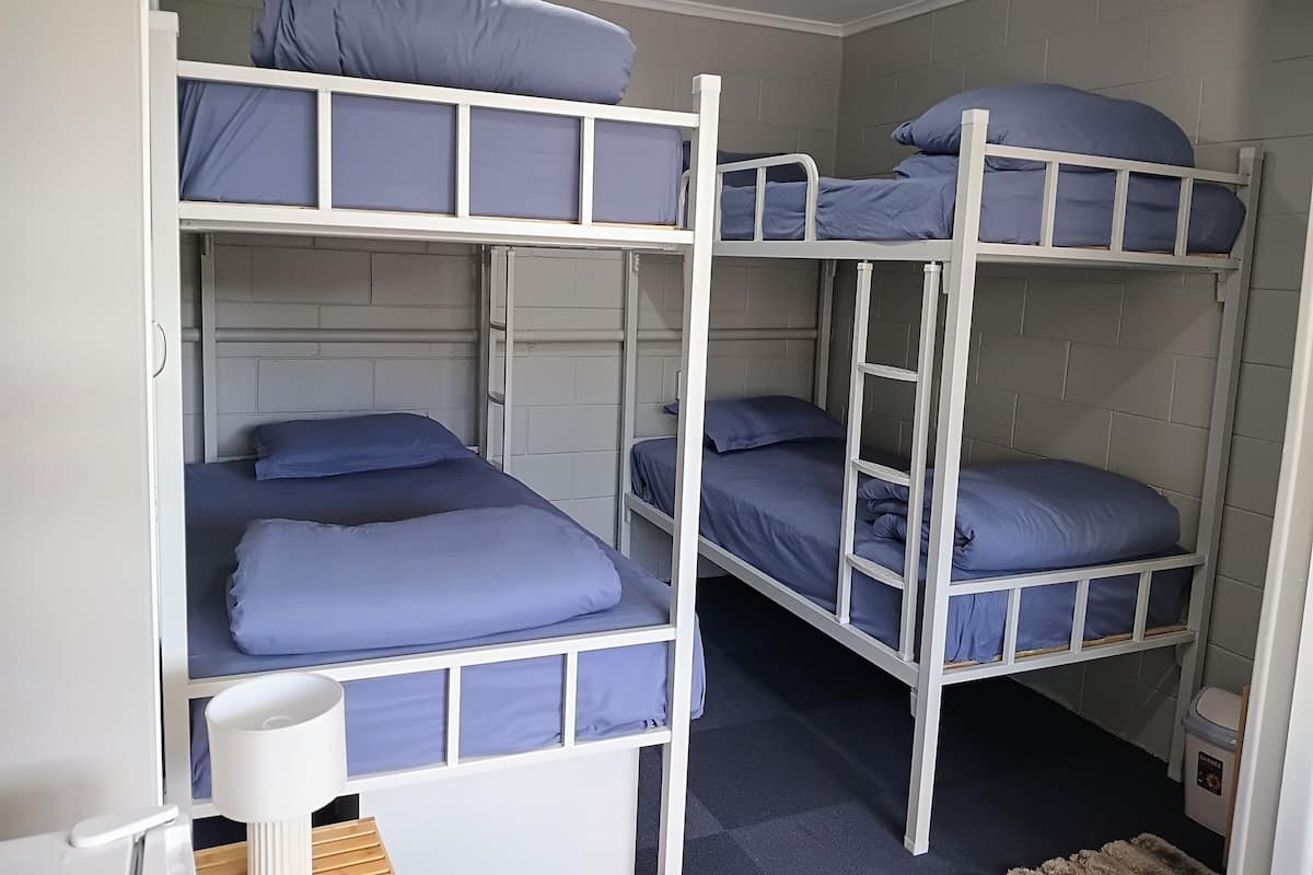 Basic Twin Room | Free WiFi, bed sheets
