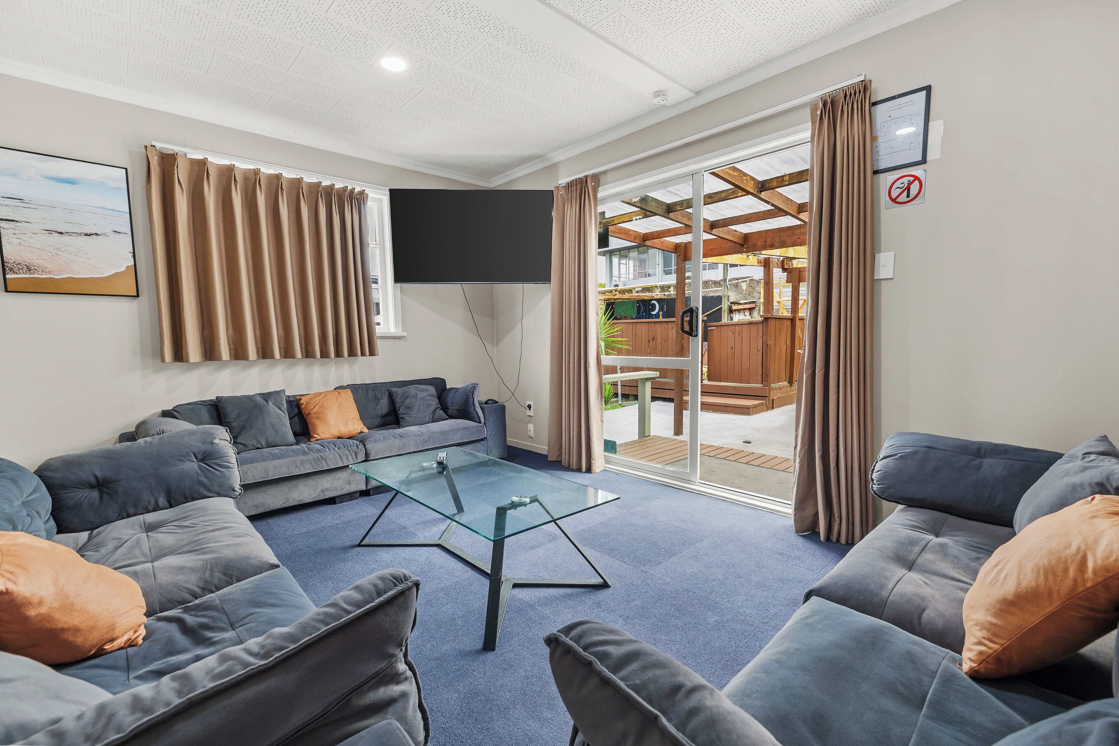 Free WiFi, bed sheets