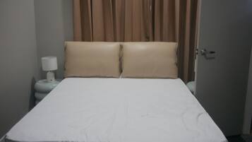 Double Room, 1 Queen Bed