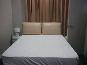Double Room, 1 Queen Bed - Flying Pig Backpackers Rotorua (Rotorua)