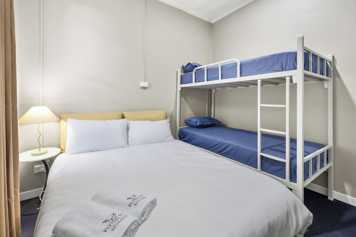Free WiFi, bed sheets