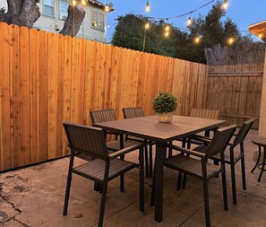 Outdoor dining - Heart of the City |  Walk to Little Italy (San Diego)
