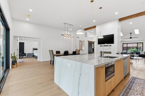 Interior - Luxury Scottsdale Retreat with Heated Pool in Quiet Buenavante (Scottsdale)