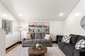 Smart TV, fireplace, computer monitors