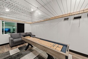 Game room - Penthouse at The Mall! (Brian Head)