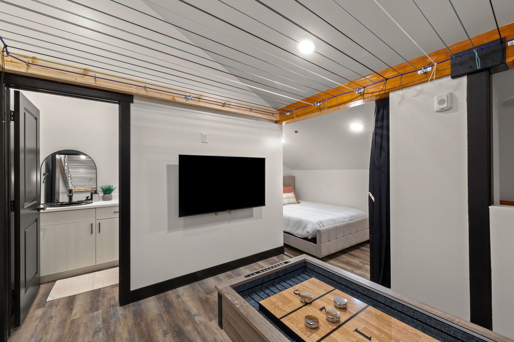 4 bedrooms, desk, travel crib, free WiFi