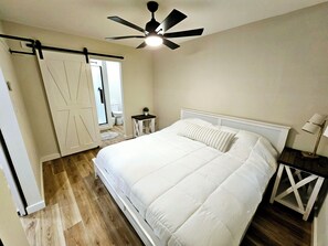 3 chambres, bureau, Wi-Fi gratuit, draps fournis