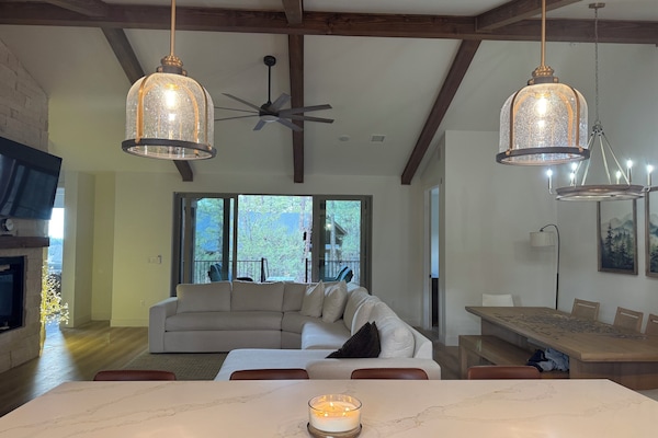 Smart TV y chimenea