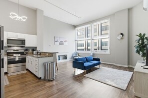 Microonde, forno, piano cottura, lavastoviglie