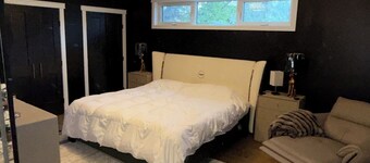 Modern 3 Bedroom Apartment Perfect for Visiting Family or Working Professionals