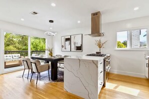 Interior - Marbella Lane - Stylish 4BR w Revitalizing View (Pacifica)