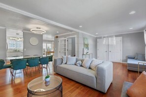 TV, table football, offices - Marbella Lane - Buckingham Place Laundry P (Pacifica)