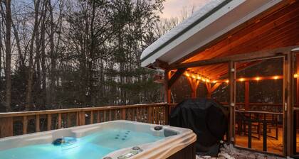 Bear Den: Hot Tub + Secluded | Sleeps 8 | Modern