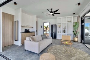 TV - Villa Valena Apartment 2 with Cooling Pool (Kralendijk)