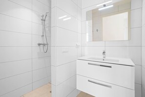 Shower, hair dryer, towels - Kas Myrna with private garden and refreshing pool (Kralendijk)