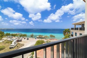 Property grounds - Bonaire Beach Apartments 14 with spectacular sea views and beautiful sunsets every evening (Kralendijk)