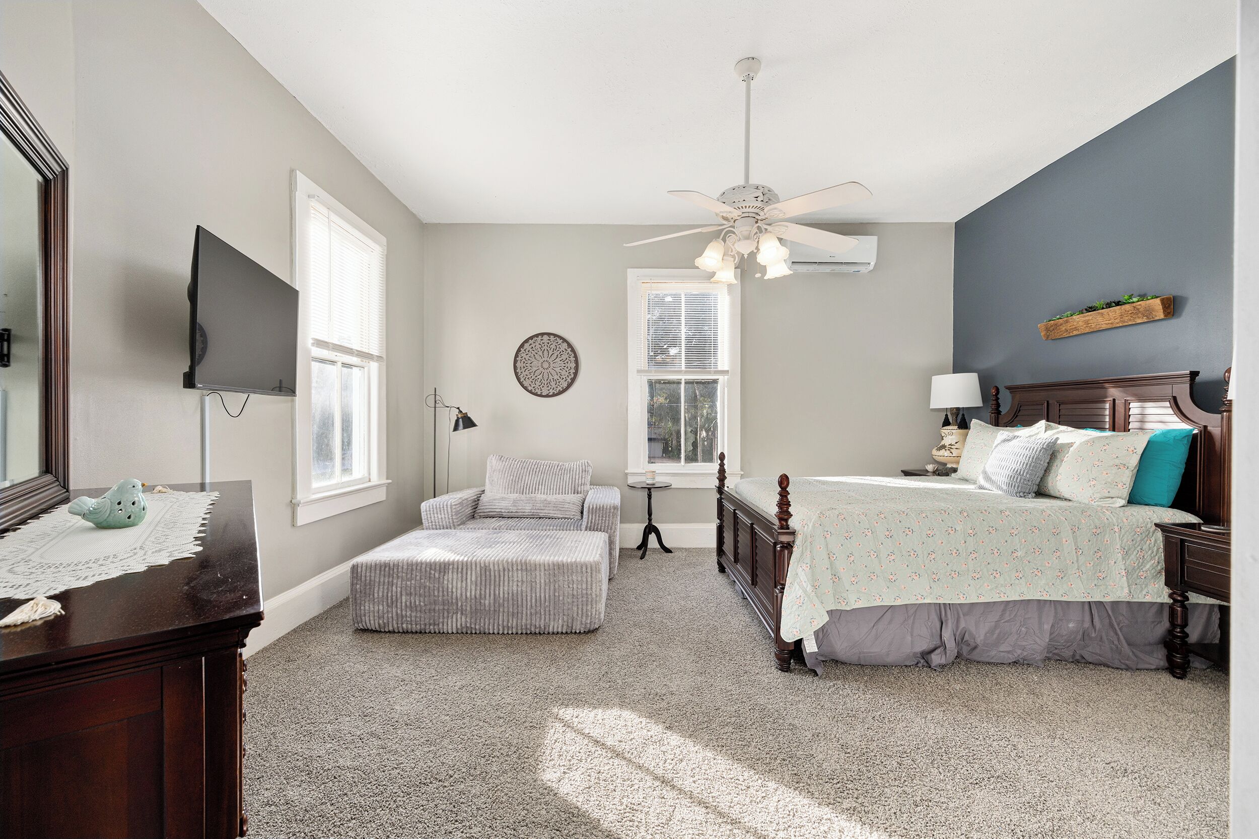 2 habitaciones, tabla de planchar con plancha y wifi gratis 