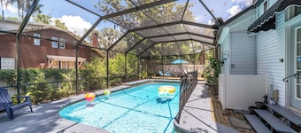 Martin House | Historic Poolside Upper Suite 2/1