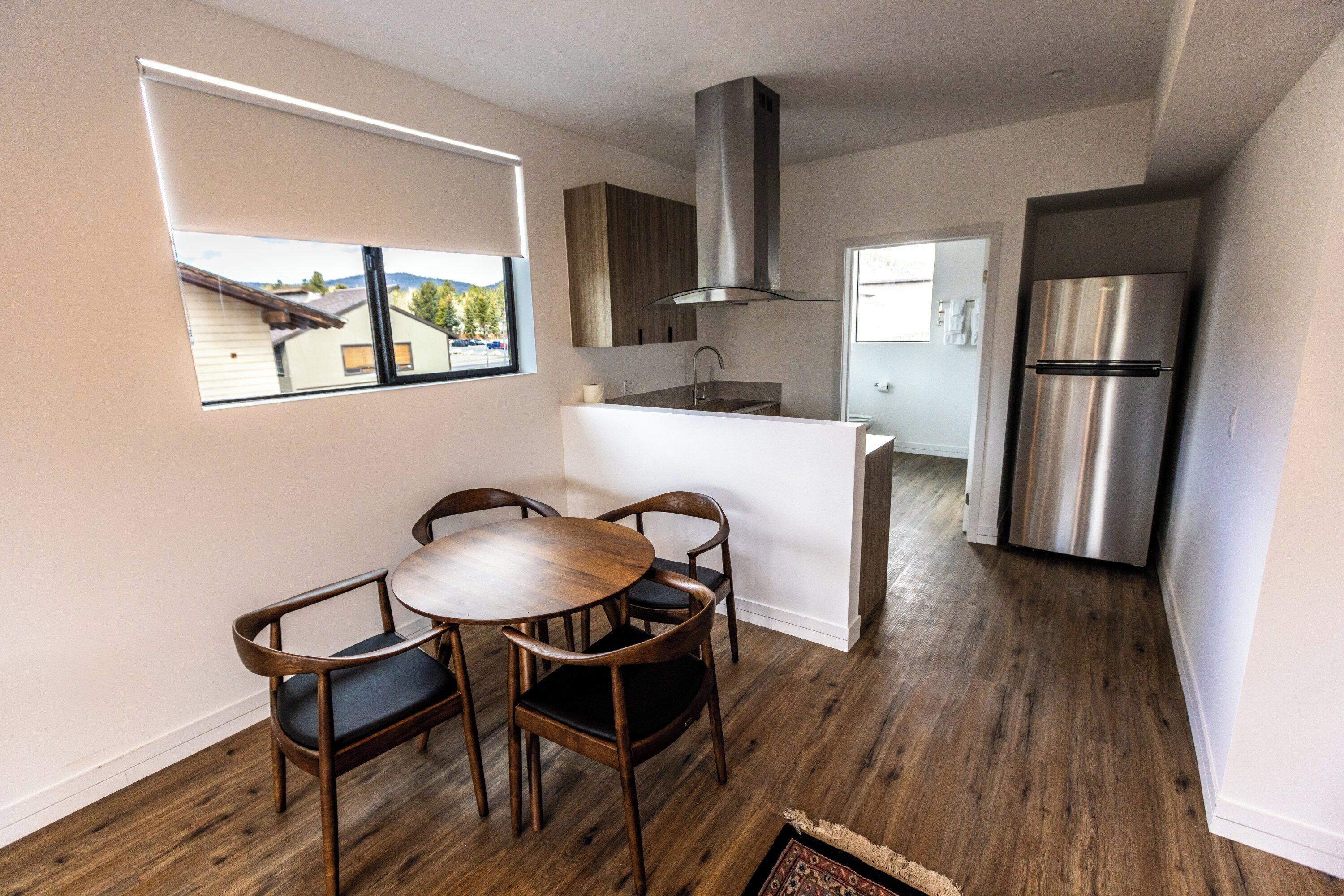 Habitación doble familiar, vista a la montaña | Restaurantes