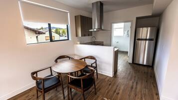 Habitación doble familiar, vista a la montaña | Restaurantes