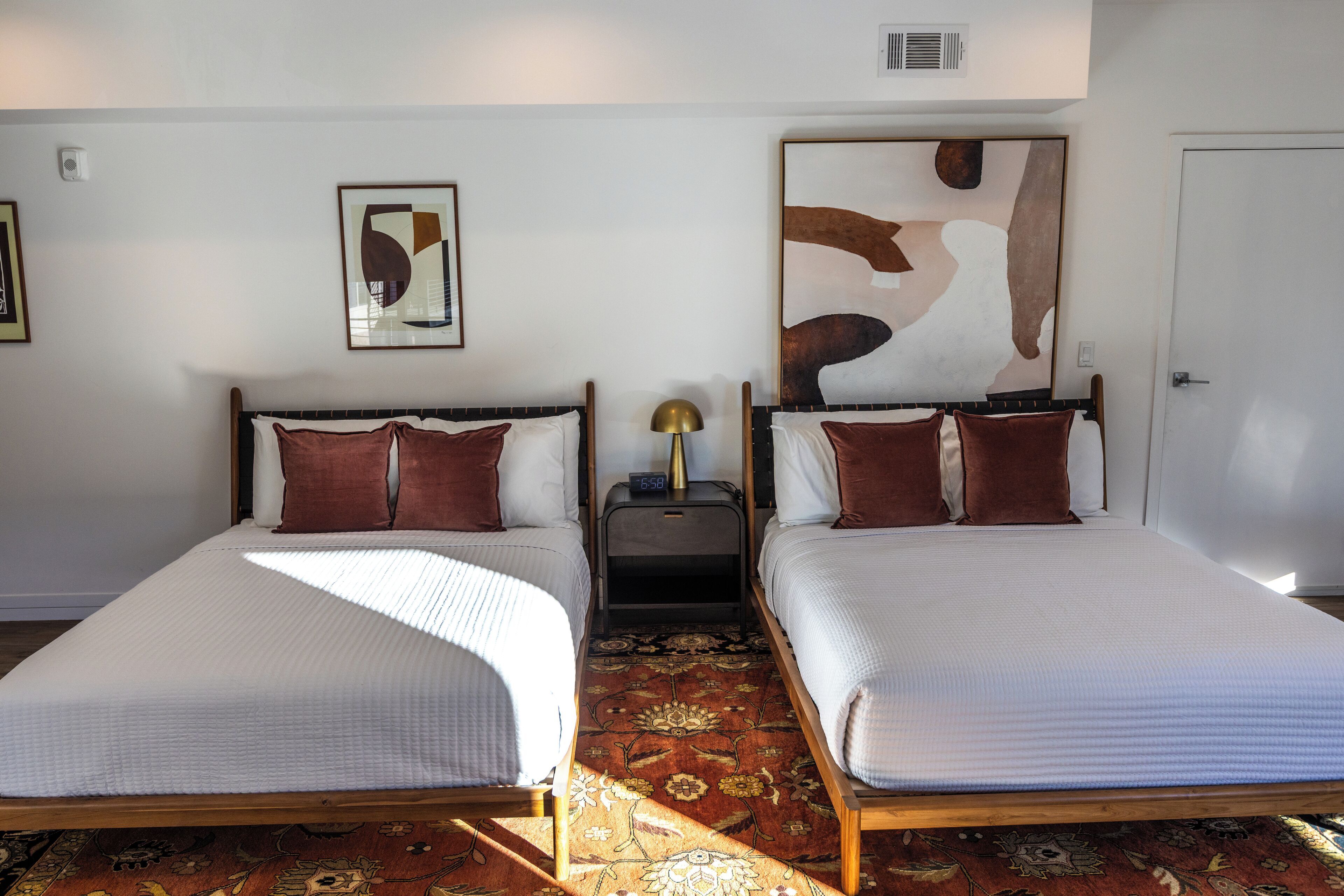 家庭双人房, 山景 | 加厚床垫、免费 WiFi、床单