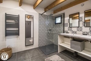 Shower - Gîte de Coral - LA GOUTELLE (LA GOUTELLE)