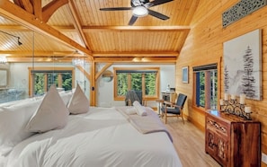 5 Schlafzimmer, Schreibtisch, Reisekinderbett, WLAN