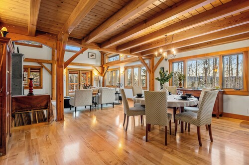 Highlands Homestead Luxury Retreat