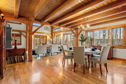 Highlands Homestead Luxury Retreat