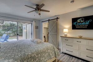 Tabla de planchar con plancha, wifi gratis y ropa de cama 