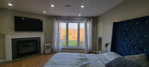 6 bedrooms, free WiFi, bed sheets - Getaway Home in Hamilton (Hamilton)