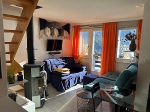Living area - Pins 7 – Cosy apartment for 2 people in ChandolinExterior:Apartment located in Chandolin, pleasant b (Chandolin)