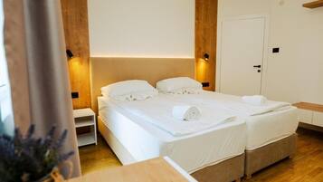 Chambre Double Confort, balcon, vue montagne | Wi-Fi gratuit