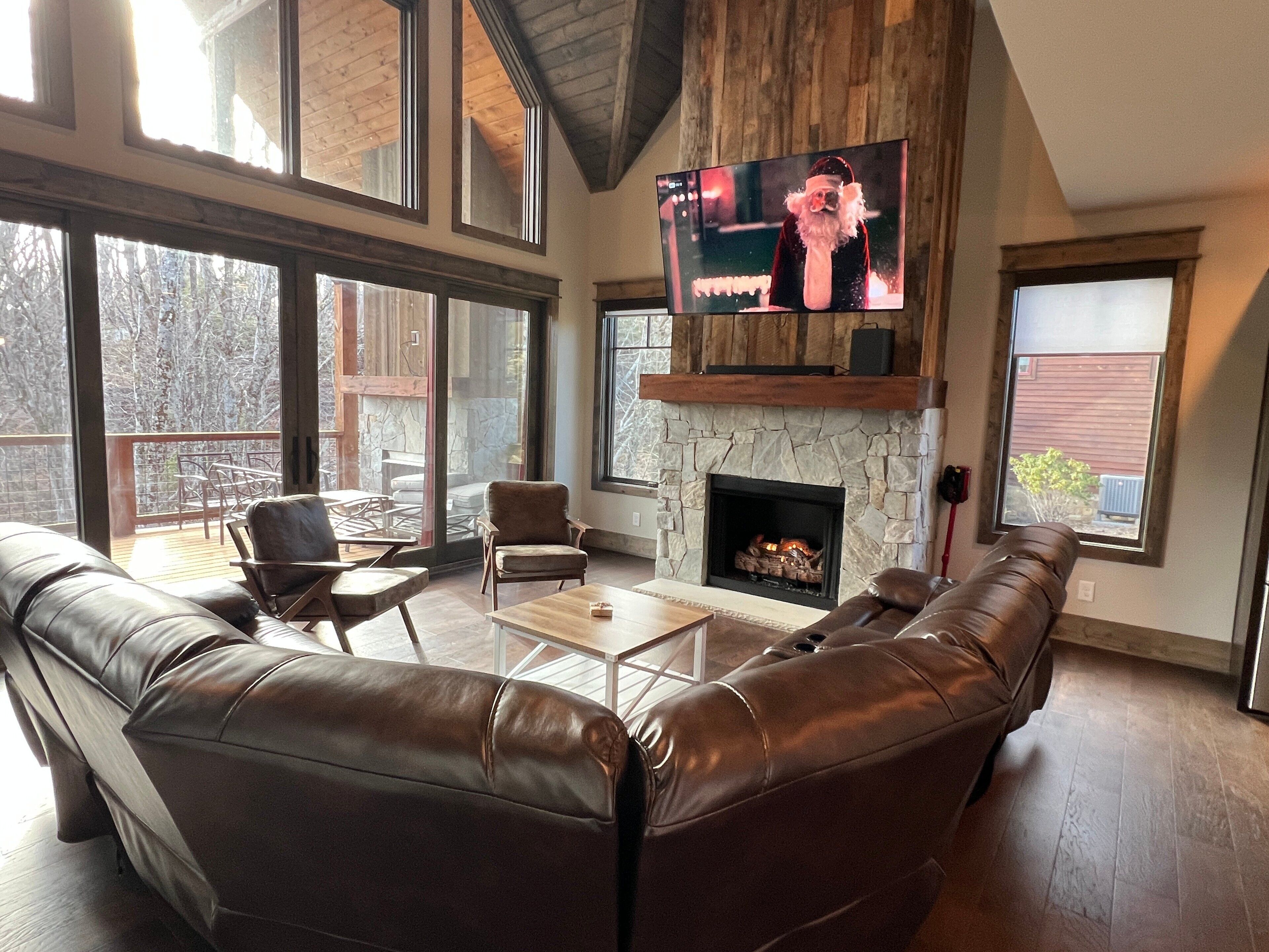 Smart-TV, Kamin, Videospiele