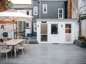 Outdoor dining - Ammil Bespoke (St Ives)