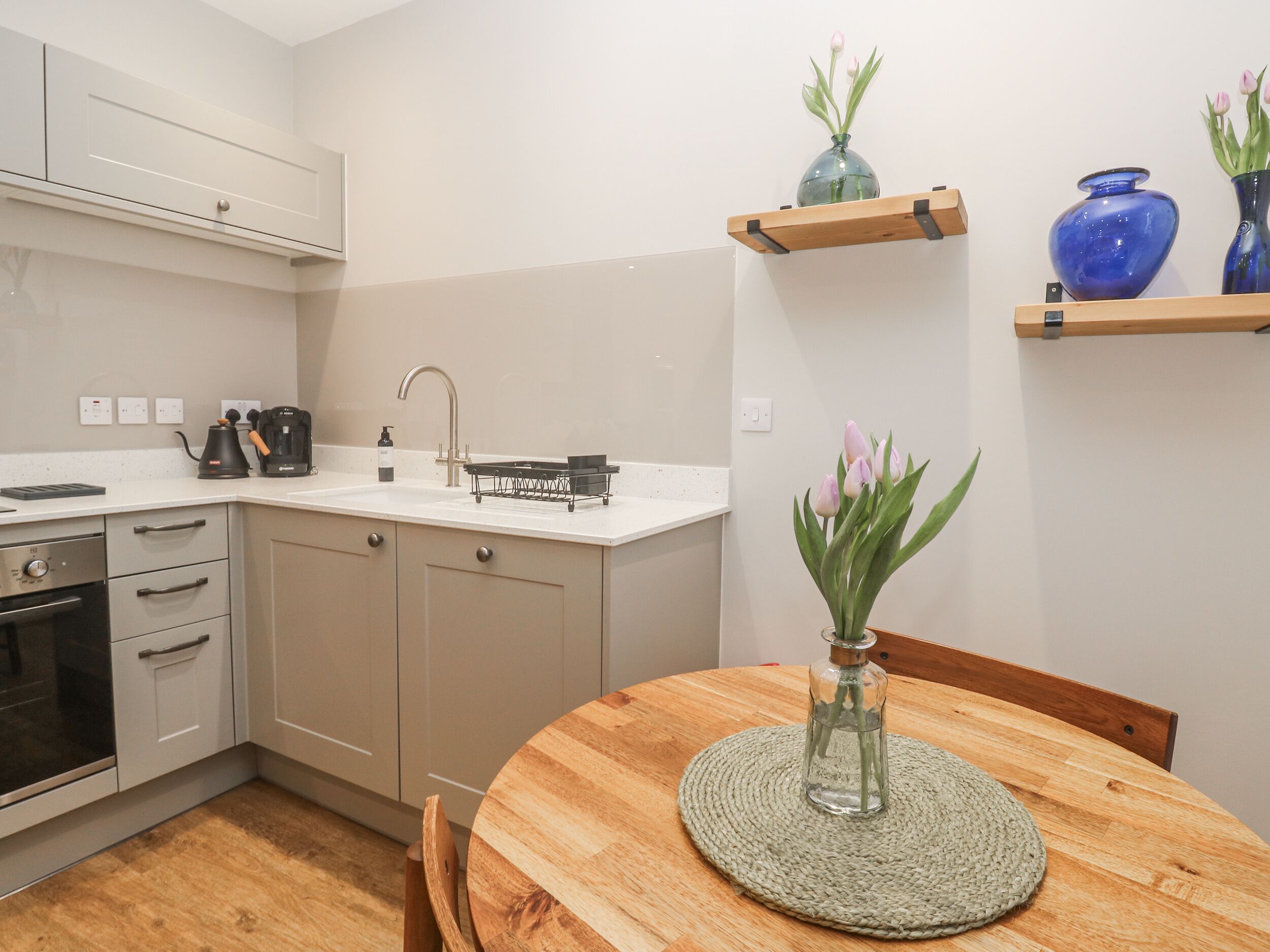 Casa de campo | Cocina privada | Refrigerador, tostadora y utensilios de cocina 